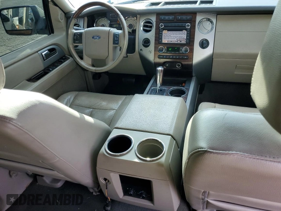 2008 Ford Expedition Max Limited с VIN 1FMFK19528LA22001, выставлен на аукционе Copart как лот 46836345 с пробегом 215 389 миль миль и Чистый • Clean title. История ставок и продаж доступна на DreamBid. Изображение 8.