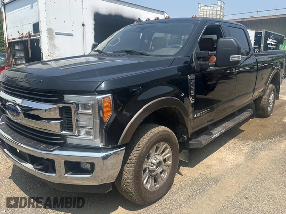 2019 Ford F-250 XL with VIN 1FT7W2BT9KEF43613, listed as a Copart auction lot 65194225 with 187,188 mi miles and Clean title. Bid and sale history available at DreamBid. Image 2.