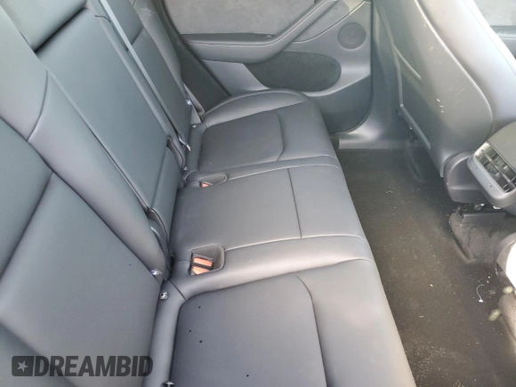 2025 Tesla Model Y Long Range with VIN 7SAYGDEDXSF239628, listed as a Copart auction lot 45468295 with 6,068 mi miles and Salvage Title. Bid and sale history available at DreamBid. Image 10.
