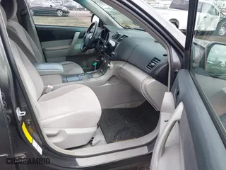 2008 Toyota Highlander with VIN JTEES41A782001656, listed as a IAAI auction lot 41924538 with 233,334 mi miles. Bid and sale history available at carsss.com. Image 5.