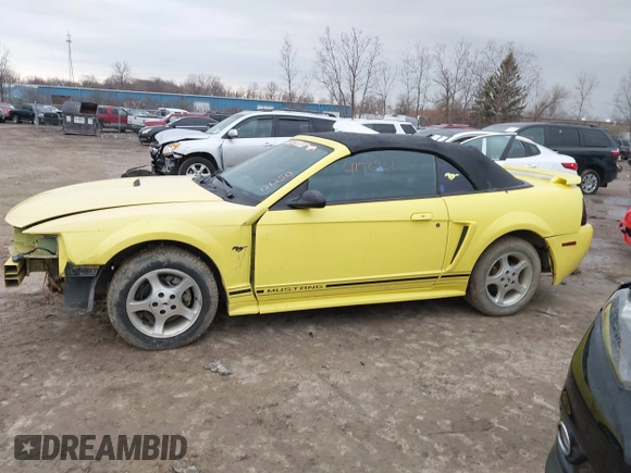 2001 Ford Mustang Deluxe with VIN 1FAFP44431F121250, listed as a IAAI auction lot 41929731 with 198,339 mi miles. Bid and sale history available at carsss.com. Image 14.