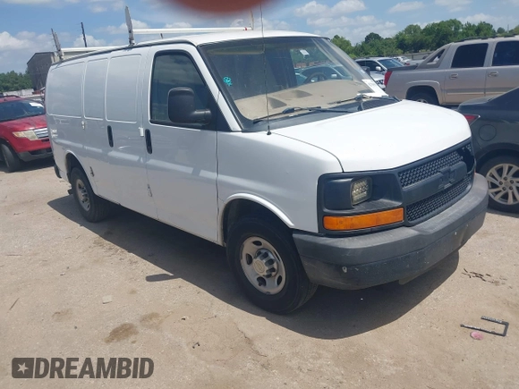 2013 Chevrolet Express Cargo z VIN 1GCWGFBA2D1165045, wystawiony jako IAAI lot #42784501 z przebiegiem 326 439 mil mil oraz . Historia ofert i sprzedaży dostępna na DreamBid. Obrazek 1.