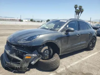 2025 Porsche Macan Turbo z VIN WP1AF2A53SLB50838, wystawiony jako Copart lot #55455735 z przebiegiem 1 191 mil mil oraz Szkoda całkowita • Salvage title. Historia ofert i sprzedaży dostępna na DreamBid. Obrazek 1.