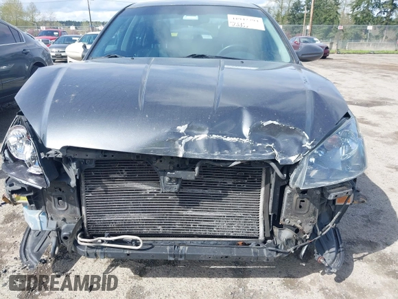 2005 Nissan Altima SE with VIN 1N4BL11E85C290306, listed as a IAAI auction lot 41942794 with 108,727 mi miles. Bid and sale history available at carsss.com. Image 6.
