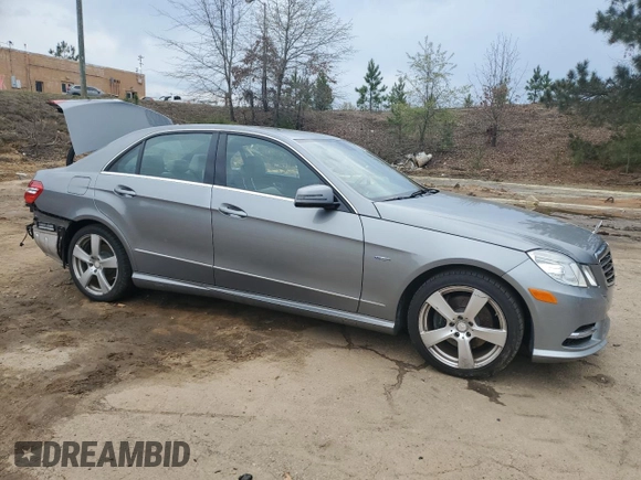 2012 Mercedes-Benz E 350 Luxury z VIN WDDHF5KB9CA534177, wystawiony jako Copart lot #50954135 z przebiegiem 51 598 mil mil oraz Szkoda całkowita • Salvage title. Historia ofert i sprzedaży dostępna na DreamBid. Obrazek 4.