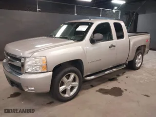 2007 Chevrolet Silverado 1500 LT w/1LT with VIN 1GCEK19C17Z553328, listed as a IAAI auction lot 41981500 with NaN miles. Bid and sale history available at carsss.com. Image 2.