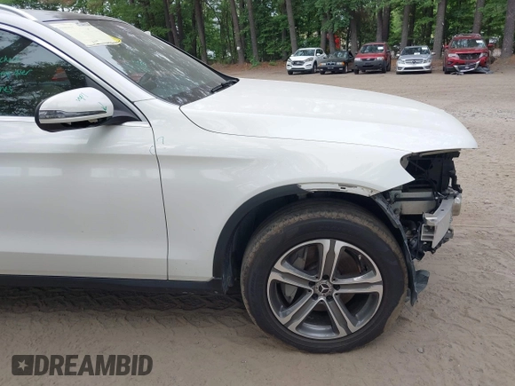 2019 Mercedes-Benz GLC 300 z VIN WDC0G4KB8KF669144, wystawiony jako IAAI lot #42216156 z przebiegiem 76 024 mil mil oraz . Historia ofert i sprzedaży dostępna na DreamBid. Obrazek 18.