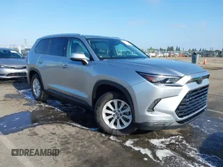 2024 Toyota Highlander XLE z VIN 5TDAAAB57RS021714, wystawiony jako IAAI lot #42212603 z przebiegiem 39 277 mil mil oraz . Historia ofert i sprzedaży dostępna na DreamBid. Obrazek 1.