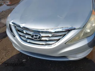 2012 Hyundai Sonata Limited z VIN 5NPEC4AC8CH358905, wystawiony jako IAAI lot #42010822 z przebiegiem 153 573 mil mil oraz . Historia ofert i sprzedaży dostępna na DreamBid. Obrazek 6.