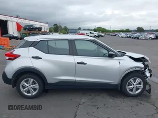 2018 Nissan Kicks SV с VIN 3N1CP5CU8JL540353, выставлен на аукционе IAAI как лот 42245216 с пробегом 45 434 миль миль и . История ставок и продаж доступна на DreamBid. Изображение 14.