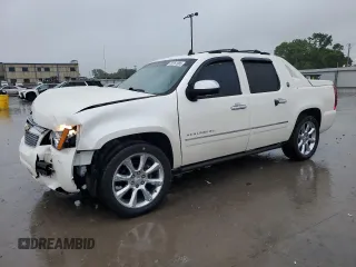 2013 Chevrolet Avalanche LTZ with VIN 3GNMCGE0XDG334846, listed as a Copart auction lot 55261885 with 118,704 mi miles and Salvage title. Bid and sale history available at DreamBid. Image 1.