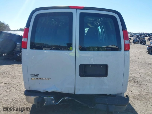 2022 Chevrolet Express Cargo Van with VIN 1GCWGAFP7N1202626, listed as a IAAI auction lot 41423233 with 31,257 mi miles. Bid and sale history available at carsss.com. Image 16.
