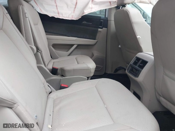 2019 Volkswagen Atlas 3.6L V6 SEL with VIN 1V2ER2CA1KC620397, listed as a IAAI auction lot 41009656 with 75,143 mi miles. Bid and sale history available at carsss.com. Image 8.
