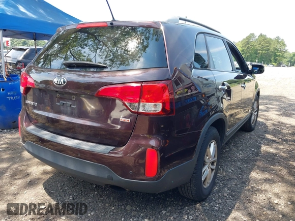 2015 Kia Sorento LX с VIN 5XYKTDA64FG568023, выставлен на аукционе IAAI как лот 42669922 с пробегом 112 156 миль миль и . История ставок и продаж доступна на DreamBid. Изображение 4.