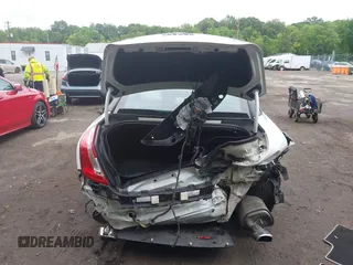 2015 Jaguar XJ Portfolio с VIN SAJWJ2GD2F8V90256, выставлен на аукционе IAAI как лот 42311335 с пробегом 123 299 миль миль и . История ставок и продаж доступна на DreamBid. Изображение 15.