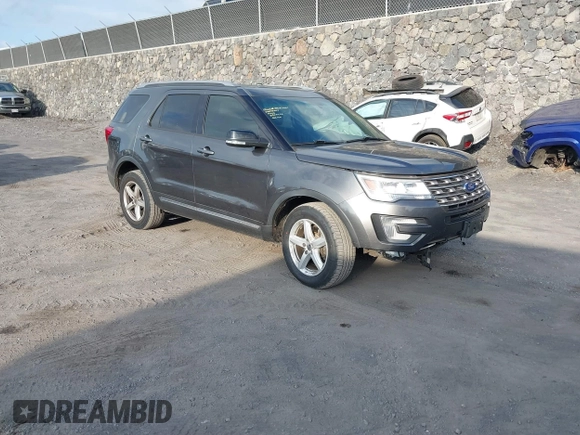 2017 Ford Explorer XLT with VIN 1FM5K8D86HGD43053, listed as a IAAI auction lot 41637631 with 72,449 mi miles and . Bid and sale history available at carsss.com. Image 1.