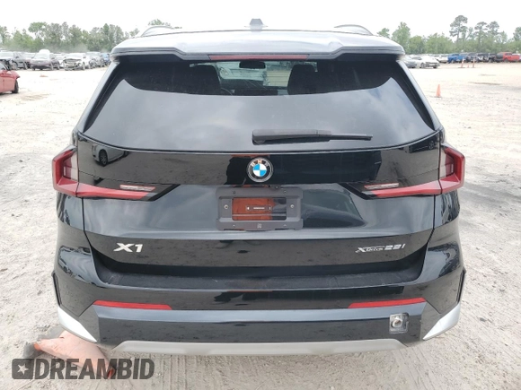 2024 BMW X1 xDrive28i z VIN WBX73EF07R5Y34795, wystawiony jako Copart lot #52121345 z przebiegiem 8 605 mil mil oraz Nie do naprawy • Non repairable. Historia ofert i sprzedaży dostępna na DreamBid. Obrazek 6.