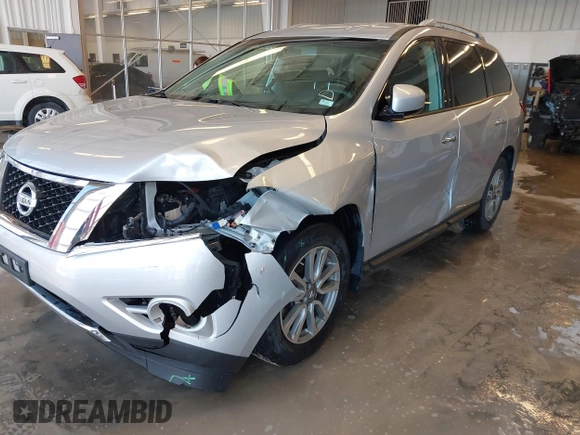 2016 Nissan Pathfinder Platinum with VIN 5N1AR2MM1GC636319, listed as a IAAI auction lot 41604985 with 138,053 mi miles. Bid and sale history available at carsss.com. Image 6.