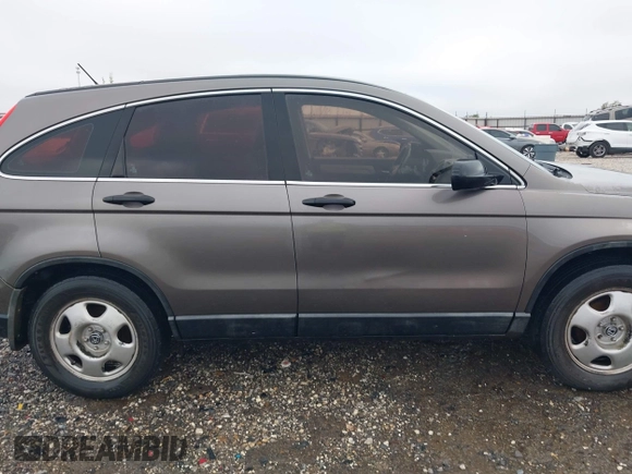 2010 Honda CR-V LX z VIN 5J6RE3H38AL000217, wystawiony jako IAAI lot #42051176 z przebiegiem 221 590 mil mil oraz . Historia ofert i sprzedaży dostępna na DreamBid. Obrazek 13.