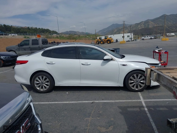 2017 Kia Optima EX with VIN 5XXGU4L38HG134961, listed as a IAAI auction lot 41976191 with 91,874 mi miles. Bid and sale history available at carsss.com. Image 13.