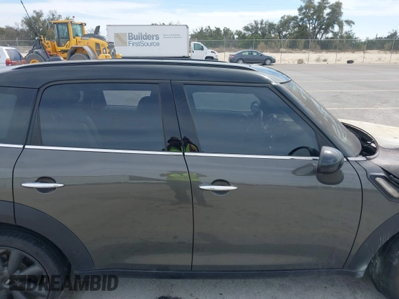 2014 MINI Countryman S with VIN WMWZC3C55EWP25697, listed as a IAAI auction lot 41797132 with Not Provided miles and . Bid and sale history available at DreamBid. Image 12.