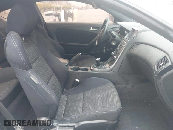 2011 Hyundai Genesis Coupe z VIN KMHHT6KD0BU059084, wystawiony jako IAAI lot #41776762 z przebiegiem 149 115 mil mil oraz . Historia ofert i sprzedaży dostępna na DreamBid. Obrazek 5.