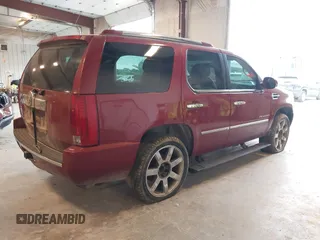 2007 Cadillac Escalade z VIN 1GYEC63857R311070, wystawiony jako IAAI lot #42380110 z przebiegiem 204 299 mil mil oraz . Historia ofert i sprzedaży dostępna na DreamBid. Obrazek 4.