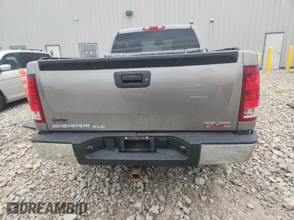 2013 GMC Sierra 1500 SLE z VIN 1GTR2VE74DZ305927, wystawiony jako Copart lot #57966285 z przebiegiem 170 543 mil mil oraz Czysty tytuł • Clean title. Historia ofert i sprzedaży dostępna na DreamBid. Obrazek 6.