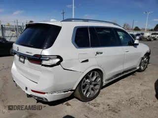 2023 BMW X7 xDrive40i z VIN 5UX23EM06P9N62562, wystawiony jako Copart lot #44948594 z przebiegiem 35 091 mil mil oraz Szkoda całkowita • Salvage title. Historia ofert i sprzedaży dostępna na DreamBid. Obrazek 3.