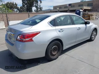 2013 Nissan Altima SV with VIN 1N4AL3AP4DN517857, listed as a IAAI auction lot 42020248 with 234,536 mi miles and . Bid and sale history available at carsss.com. Image 4.