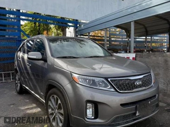 2015 Kia Sorento SX Limited with VIN 5XYKW4A79FG614218, listed as a Copart auction lot 83112614 with 161,345 mi miles and Clean Title. Bid and sale history available at carsss.com. Image 1.