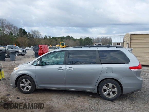 2011 Toyota Sienna LE AAS with VIN 5TDKK3DC3BS109139, listed as a IAAI auction lot 41715718 with 210,332 mi miles. Bid and sale history available at carsss.com. Image 14.