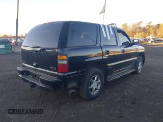 2004 GMC Yukon Denali z VIN 1GKEK63UX4J280662, wystawiony jako IAAI lot #40847473 z przebiegiem 95 677 mil mil oraz . Historia ofert i sprzedaży dostępna na DreamBid. Obrazek 4.
