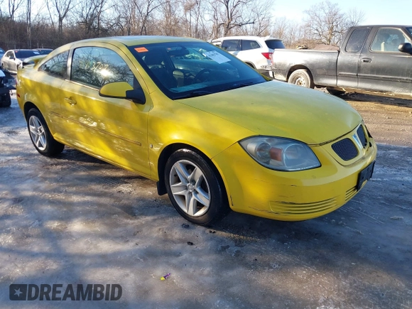 2008 Pontiac G5 with VIN 1G2AL18F487329317, listed as a IAAI auction lot 41403707 with 111,555 mi miles. Bid and sale history available at carsss.com. Image 1.