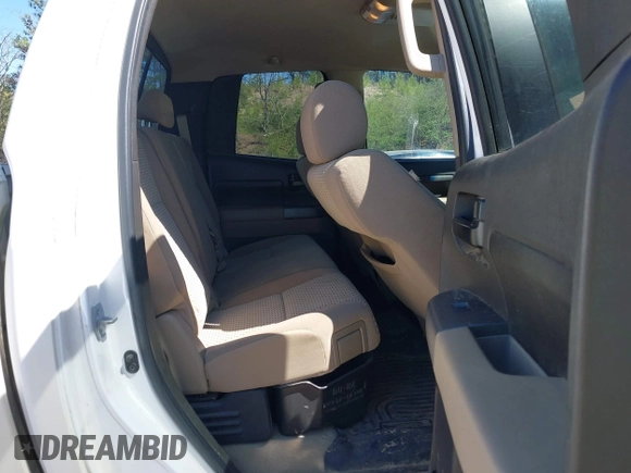 2010 Toyota Tundra z VIN 5TFUW5F15AX148425, wystawiony jako IAAI lot #41829616 z przebiegiem 125 623 mil mil oraz . Historia ofert i sprzedaży dostępna na DreamBid. Obrazek 8.