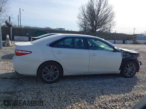 2015 Toyota Camry XLE with VIN 4T1BF1FK6FU475672, listed as a IAAI auction lot 41780890 with 238,915 mi miles. Bid and sale history available at carsss.com. Image 13.
