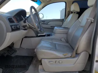2009 GMC Yukon SLT w/4SB with VIN 1GKFK33099R159145, listed as a Copart auction lot 48543825 with 177,541 mi miles and Salvage Title. Bid and sale history available at carsss.com. Image 7.