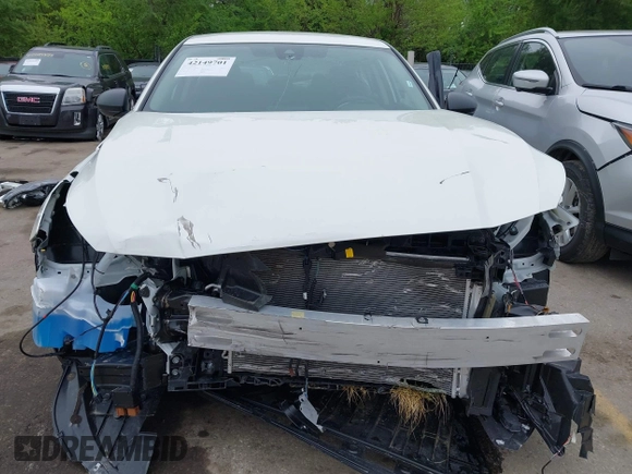 2025 Nissan Altima SV with VIN 1N4BL4DV0SN375282, listed as a IAAI auction lot 42149701 with 5,020 mi miles and . Bid and sale history available at DreamBid. Image 6.