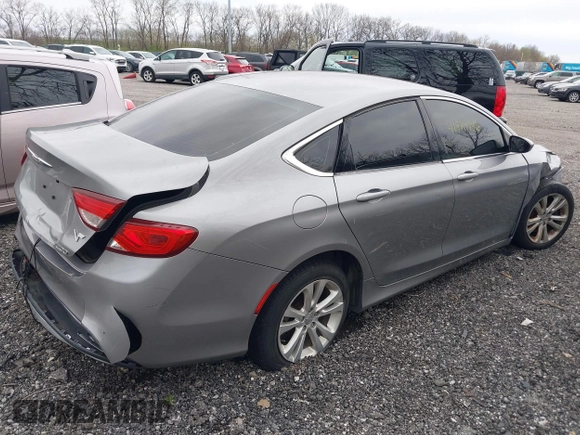 2015 Chrysler 200 Limited with VIN 1C3CCCAB6FN571322, listed as a IAAI auction lot 41929946 with 178,348 mi miles. Bid and sale history available at carsss.com. Image 4.