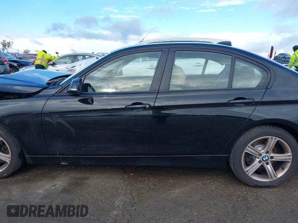 2015 BMW 3 Series 328i z VIN WBA3A5G54FNS90096, wystawiony jako IAAI lot #41778545 z przebiegiem 99 511 mil mil oraz . Historia ofert i sprzedaży dostępna na DreamBid. Obrazek 15.