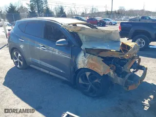 2017 Hyundai Tucson Value with VIN KM8J33A29HU470606, listed as a IAAI auction lot 41575284 with 1 mi miles. Bid and sale history available at carsss.com. Image 1.