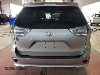 2019 Toyota Sienna SE с VIN 5TDEZ3DC3KS221691, выставлен на аукционе Copart как лот 68318484 с пробегом 59 319 миль миль и Списание • Salvage title. История ставок и продаж доступна на DreamBid. Изображение 6.