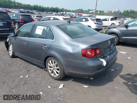2010 Volkswagen Jetta Limited Edition z VIN 3VWRZ7AJ1AM017527, wystawiony jako IAAI lot #42434560 z przebiegiem 132 891 mil mil oraz . Historia ofert i sprzedaży dostępna na DreamBid. Obrazek 3.