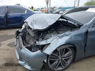2015 Infiniti Q50 Premium with VIN JN1BV7AP1FM351633, listed as a IAAI auction lot 41880366 with 106,564 mi miles. Bid and sale history available at carsss.com. Image 6.