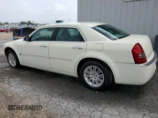 2005 Chrysler 300 with VIN 2C3JA63H95H142411, listed as a Copart auction lot 50997325 with 181,958 mi miles and Clean Title. Bid and sale history available at carsss.com. Image 2.