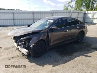 2014 Nissan Altima 2.5 S with VIN 1N4AL3AP8EN205915, listed as a Copart auction lot 52527785 with 249,986 mi miles and Salvage Title. Bid and sale history available at carsss.com. Image 1.