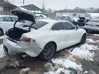 2009 Audi A5 z VIN WAUDK78T49A050911, wystawiony jako IAAI lot #41560381 z przebiegiem 87 652 mil mil oraz . Historia ofert i sprzedaży dostępna na DreamBid. Obrazek 4.