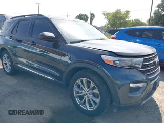 2022 Ford Explorer XLT z VIN 1FMSK7DHXNGA75438, wystawiony jako IAAI lot #42063723 z przebiegiem 45 857 mil mil oraz . Historia ofert i sprzedaży dostępna na DreamBid. Obrazek 1.