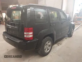 2012 Jeep Liberty Sport z VIN 1C4PJMAK0CW117405, wystawiony jako IAAI lot #42514487 z przebiegiem 111 757 mil mil oraz . Historia ofert i sprzedaży dostępna na DreamBid. Obrazek 4.