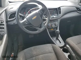 2020 Chevrolet Trax LS with VIN KL7CJKSB7LB040697, listed as a Copart auction lot 47274125 with 121,501 mi miles and Salvage Title. Bid and sale history available at carsss.com. Image 8.